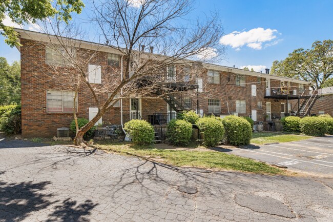 Foto del edificio - 1380 Church St