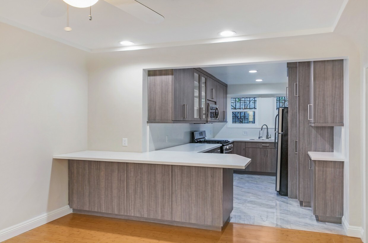 1014 S Crescent Heights Blvd, Los Angeles, CA 90035 Condo for Rent in