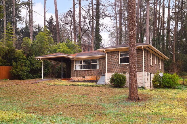 Foto del edificio - 3178 Pinehill Drive