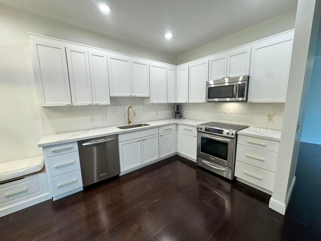 Foto del edificio - 10530 Lake Vista Cir