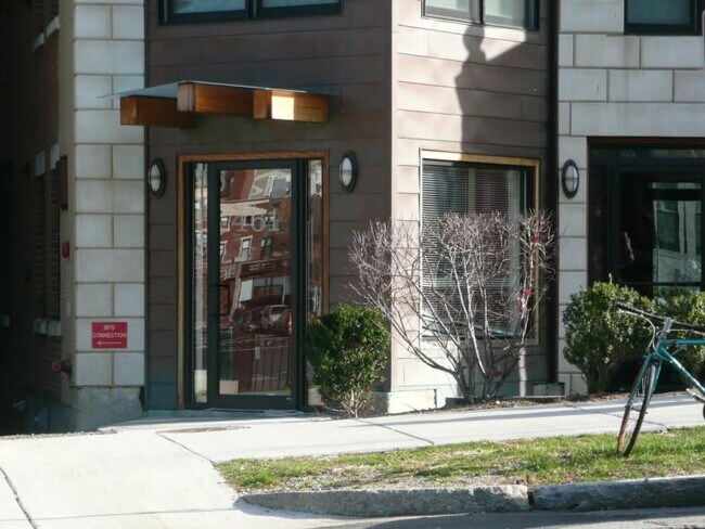 Foto del edificio - 65 Park Dr