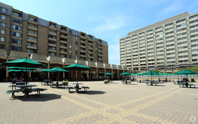 Building Photo - Columbia Plaza Apartments