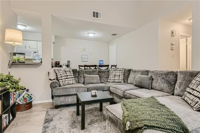 Building Photo - 2126 Redwing Way