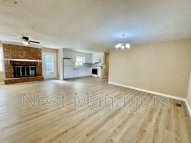 Foto del edificio - 5967 Lake Trail Dr
