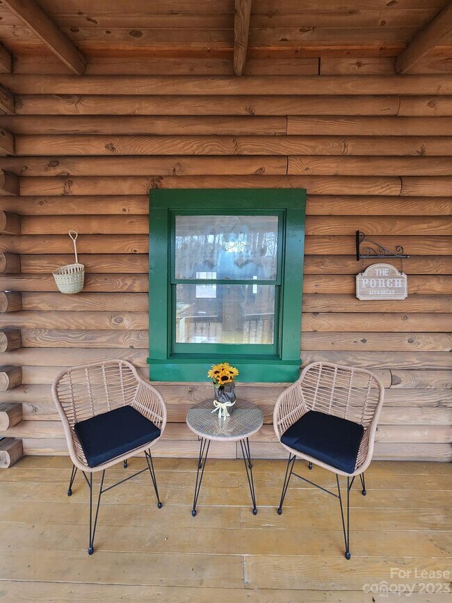 Building Photo - 209 Southfork Rd