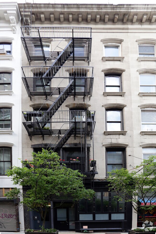 Foto del edificio - 17 Warren St