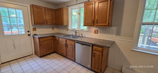 Foto del edificio - 3 Bedroom, 1.5 bath Condex in North Londonderry