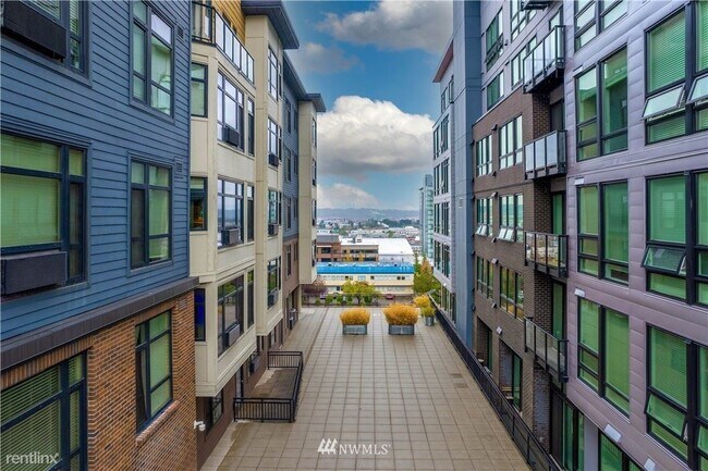 Building Photo - 1501 Tacoma Ave S