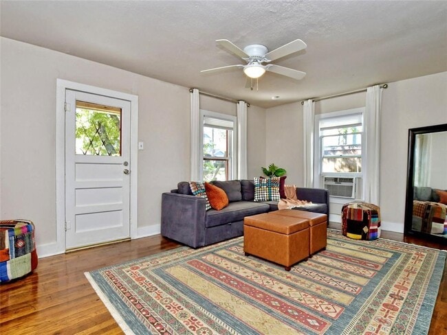 Building Photo - 1400 W 51st St
