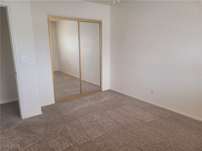 Building Photo - 4013 Forest Knoll Ln