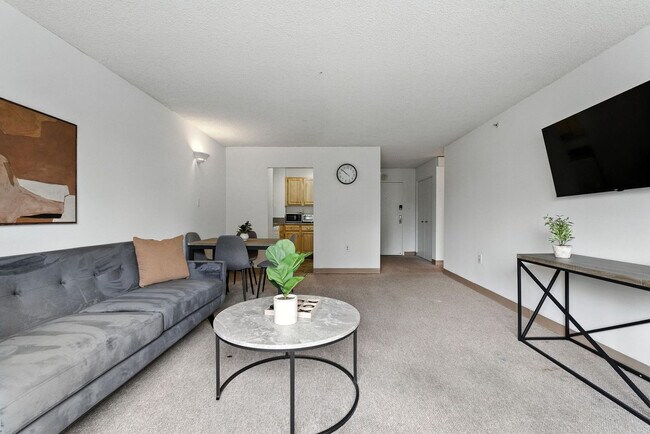 Building Photo - 1711 Bellevue Ave