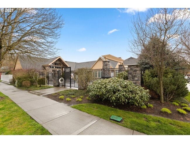 Building Photo - 17293 SW Berkeley Ln