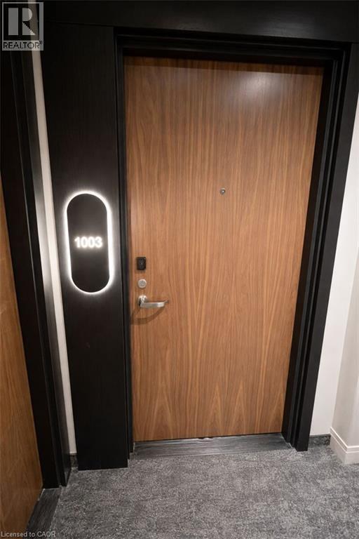 Building Photo - 25 Wellington St S