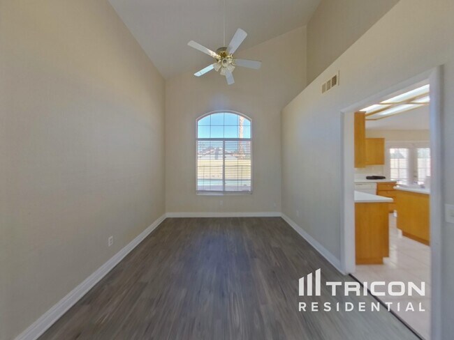 Foto del edificio - 1584 Bright View Dr