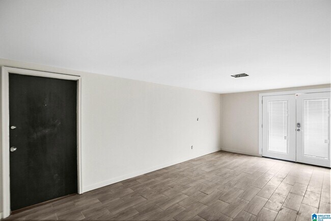 Foto del edificio - 203 Running Brook Rd