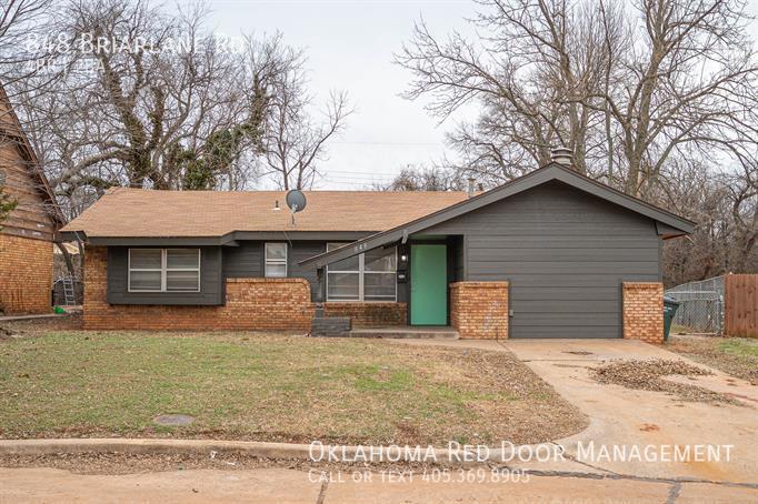 Foto principal - 848 Briarlane Rd