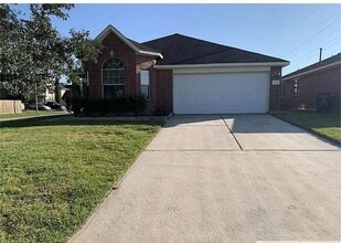 Building Photo - 12134 Greensbrook Forest Dr