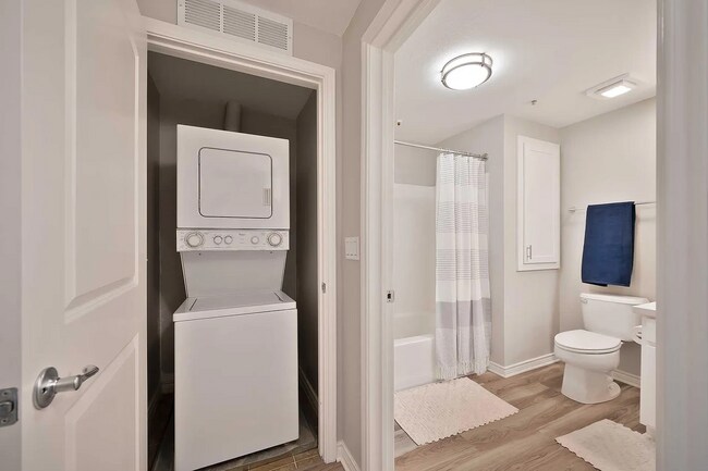 Foto del edificio - 1350 Oak View Cir