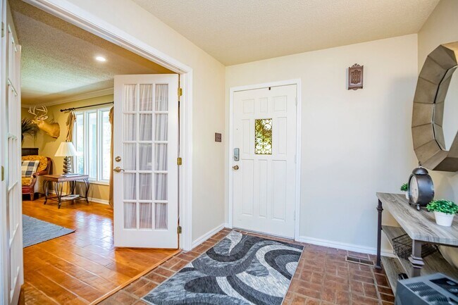 Foto del edificio - ***107 NW Winfield Lane***