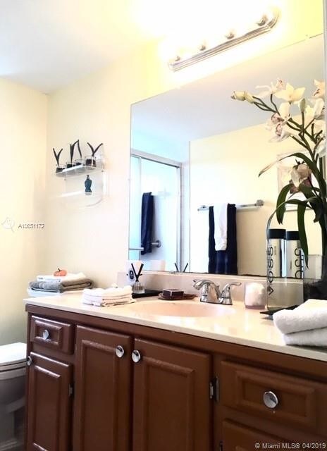 Foto del edificio - 7300 Lake Cir Dr
