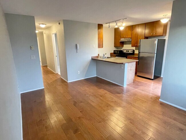 Photo - South-Facing Top Floor Condo in Ballard!