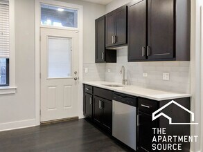 Building Photo - 1946 W Nelson St