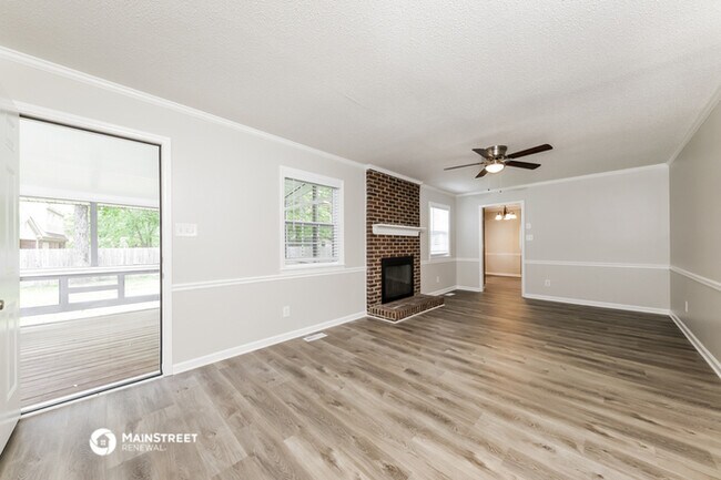 Building Photo - 1919 Woodhue Dr