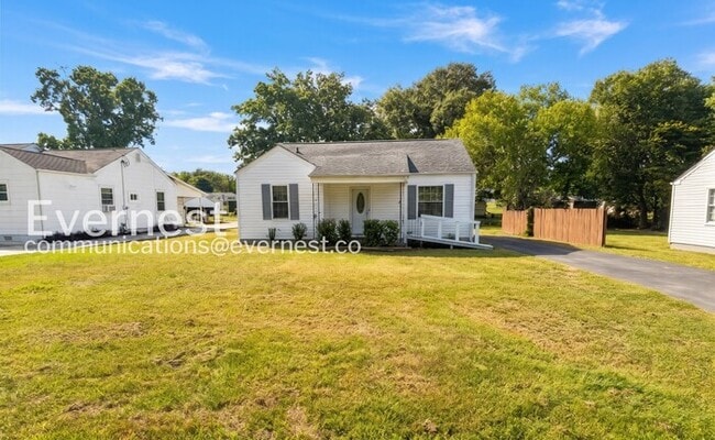 Building Photo - 602 Forrest Rd