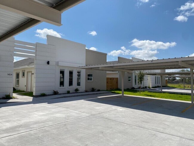 Building Photo - 1411 Lore Dr