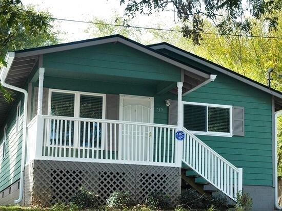 Primary Photo - 739 Garibaldi St SW