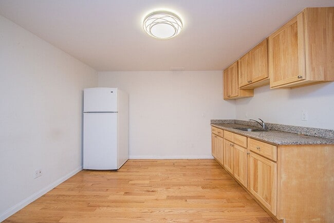 Building Photo - 2126 30th Ave