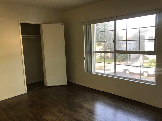 Master Bedroom - 904 N Gardner St