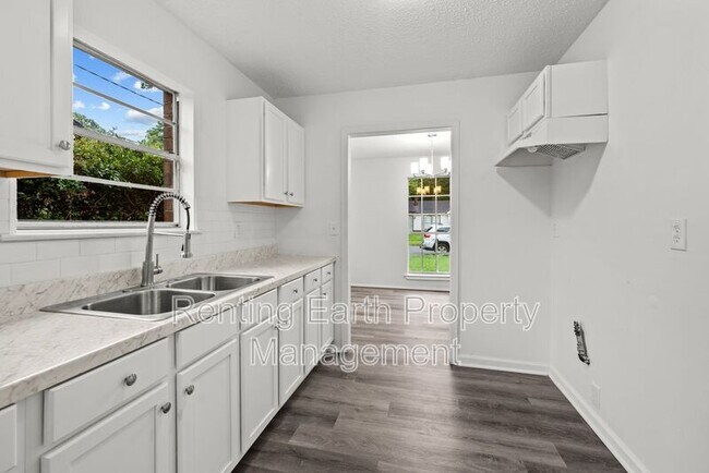 Foto del edificio - 6140 Cherry Hill Rd
