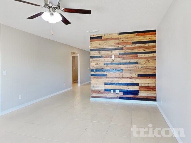 Foto del edificio - 1479 Swan Lake Cir