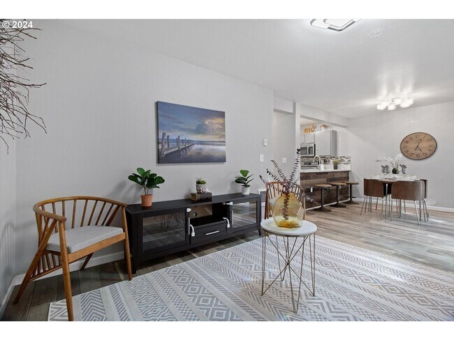 Building Photo - Newly Update 2 Bedroom Townhome with a Com...