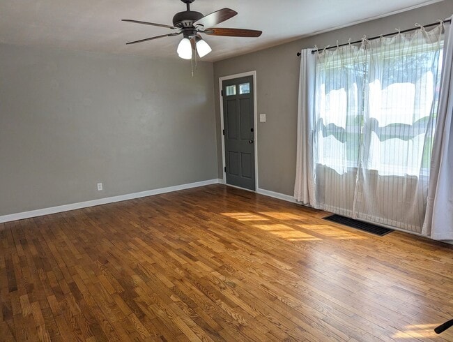 Foto del edificio - AVAILABLE NOW! - 2 Bedroom / 1 Bath Home in Great Beavercreek Neighborhood!