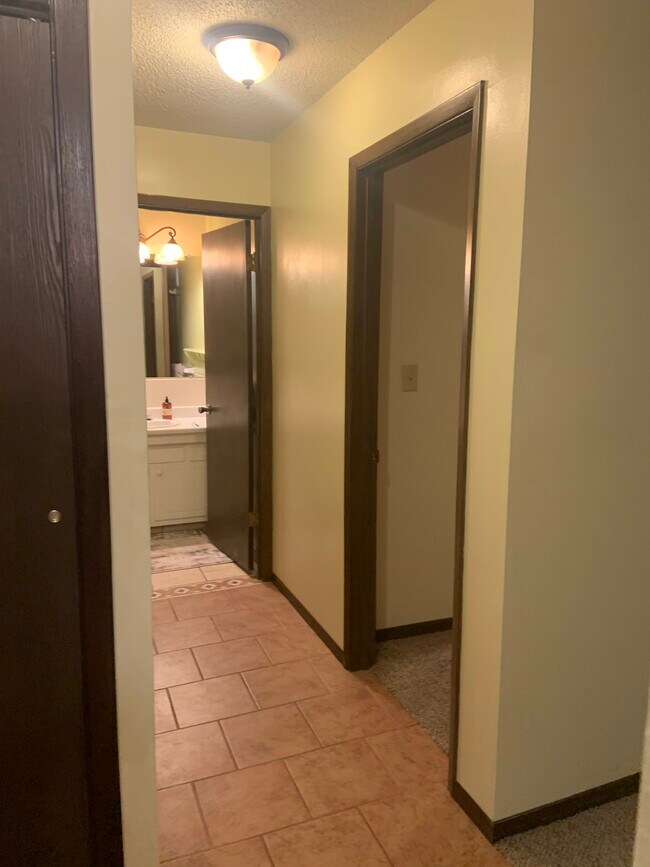Foto del edificio - 4460 S Poplar St