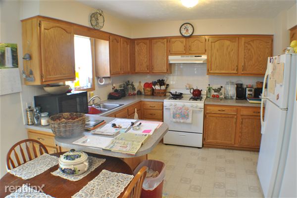 Building Photo - 2561 Wykes Ave SW