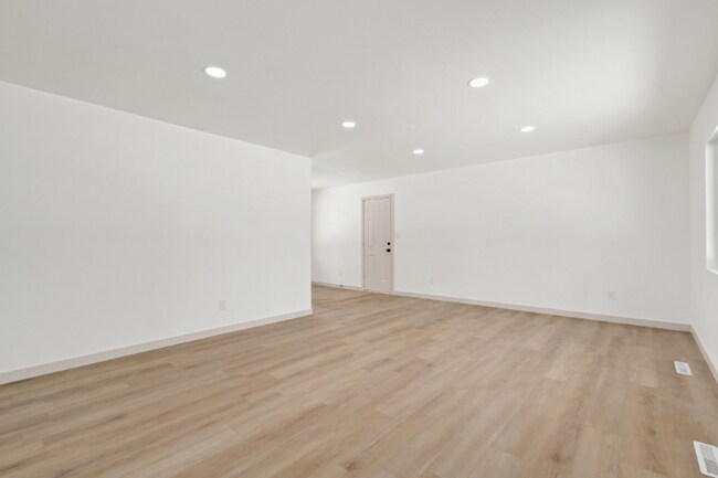 Foto del edificio - 413 Irish Dr