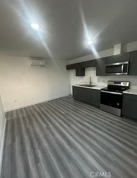 Photo - 648 E Cerritos St House