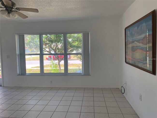Foto del edificio - 8477 Fay Ave