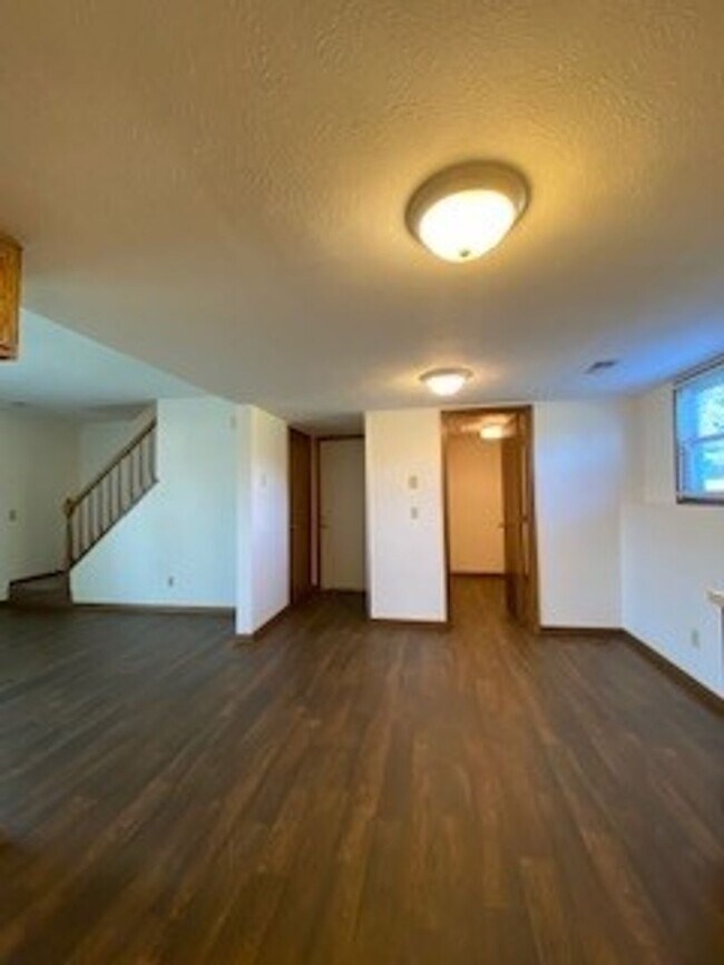 Building Photo - 116 Fawn Dr