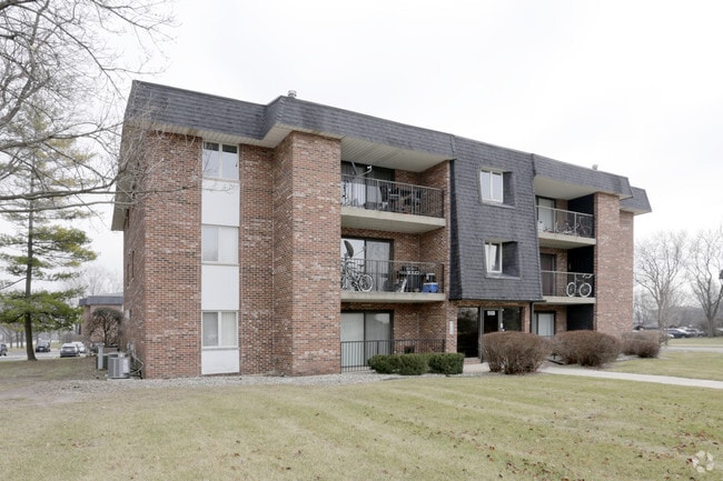 Building - Heritage Manor