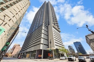 Building Photo - 235 W Van Buren St