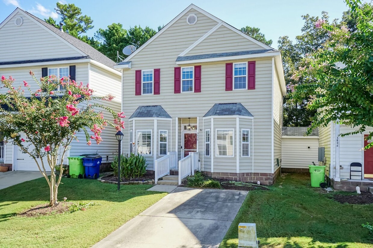 Primary Photo - Gorgeous Three Bedroom Home!