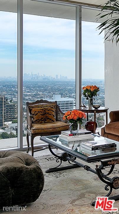 Foto del edificio - 9255 Doheny Rd