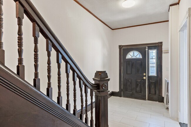 Building Photo - 60 6th St