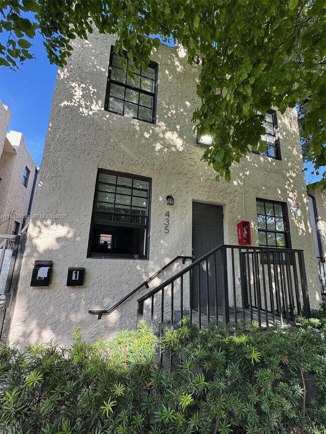 Foto del edificio - 1068 NW 5th St