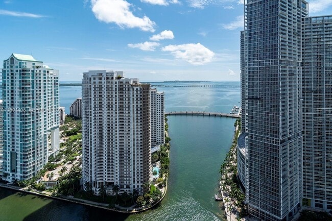 Building Photo - 300 Biscayne Blvd Way
