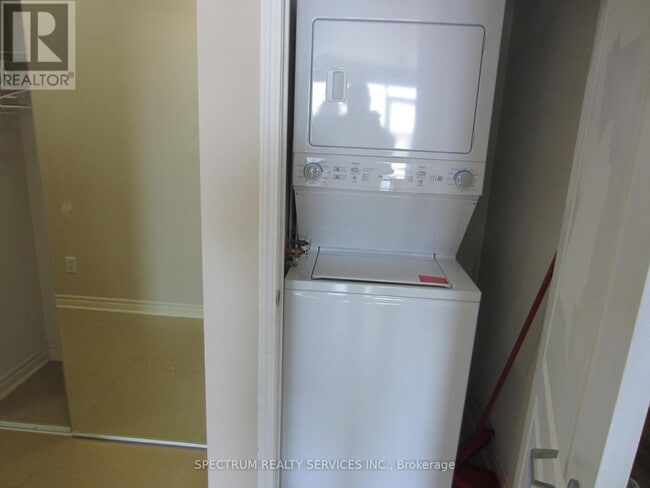 Building Photo - 3865 Lake Shore Blvd W